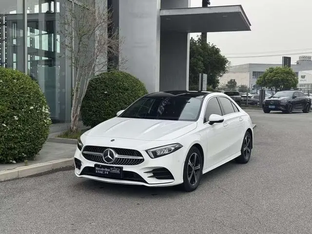 Mercedes-Benz Mercedes-Benz A-class A 200 L sports sedan dynamic Version