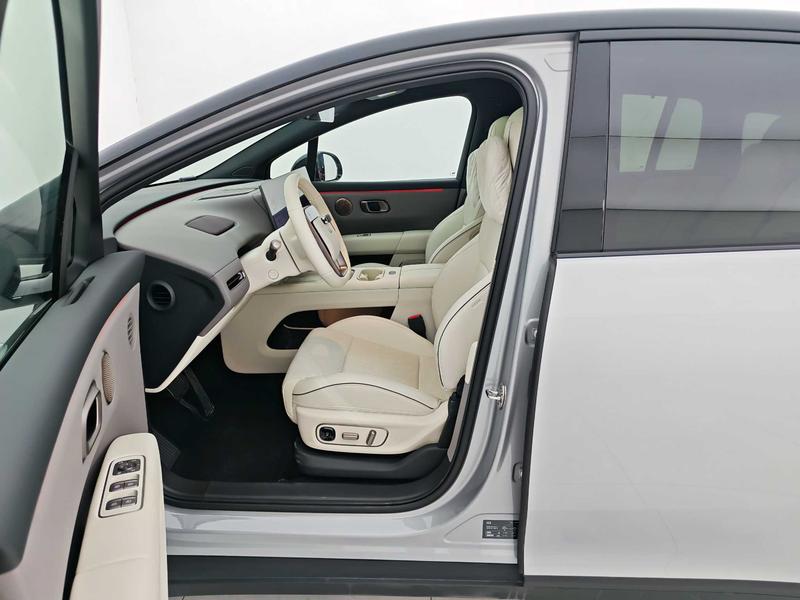 Li Auto Ideal i6 2025