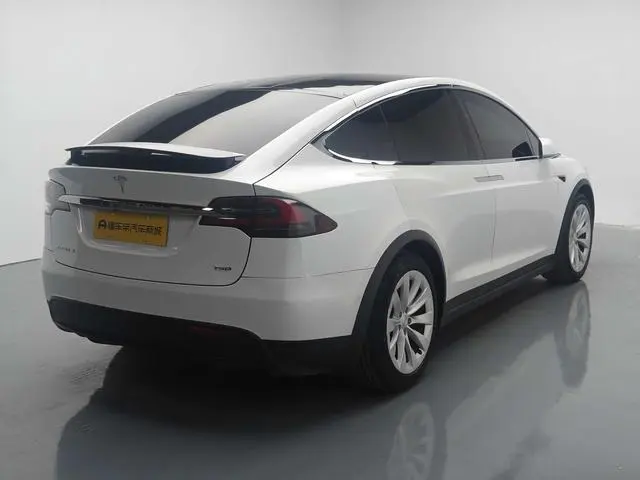 Tesla Model X 75D