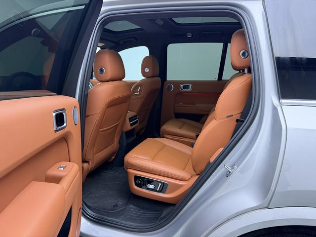 Li Auto Ideal L8 2023
