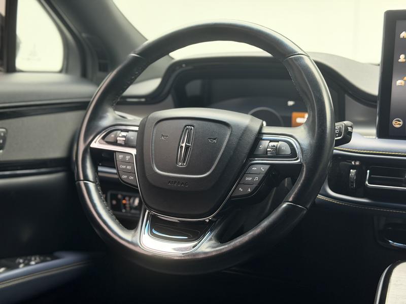 Lincoln Voyager 2021