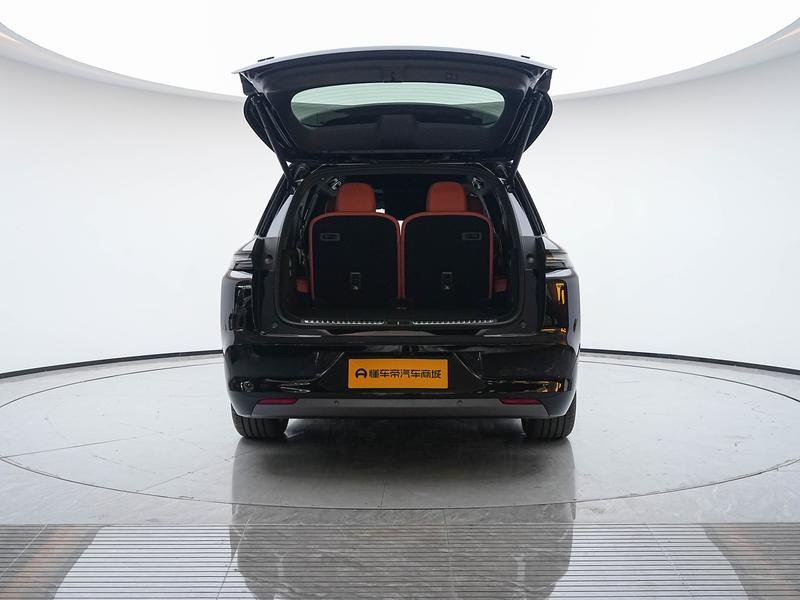 Li Auto Ideal L8 2024