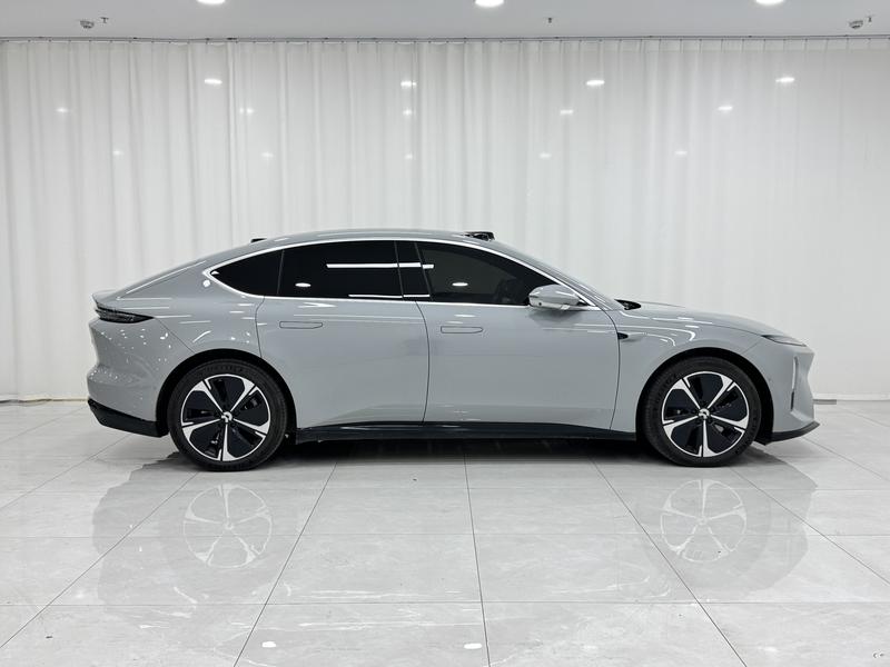 NIO NIO ET5 2025