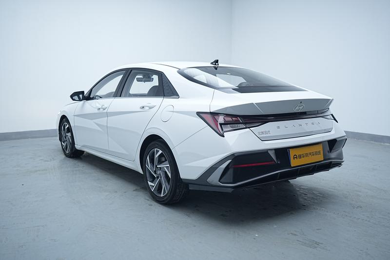 Hyundai Elantra 2023