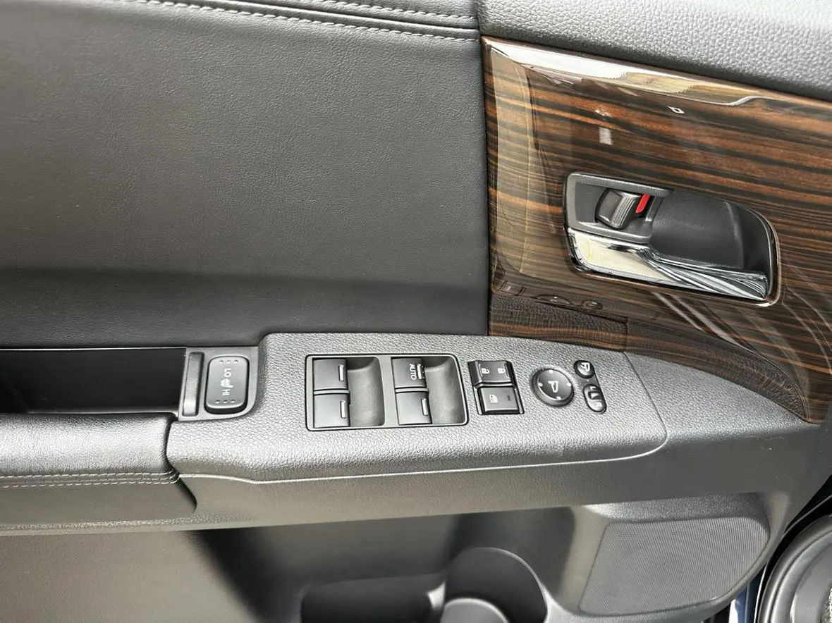 Honda Odyssey 2.0L Sharp*Exclusive Edition