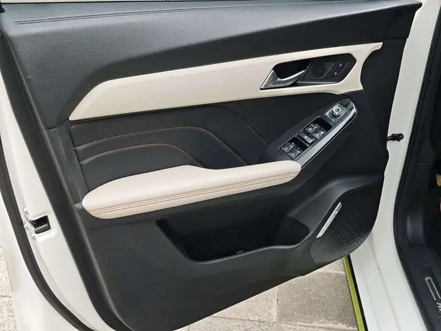 Haval Haval Red Rabbit Exciting Version 1.5T Silver Rabbit