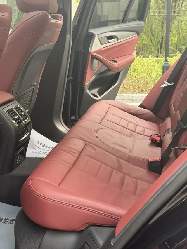 BMW BMW X4 xDrive25i M Sports Yao Ye Suit