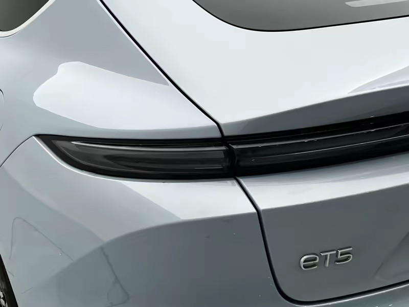 NIO NIO ET5 2025