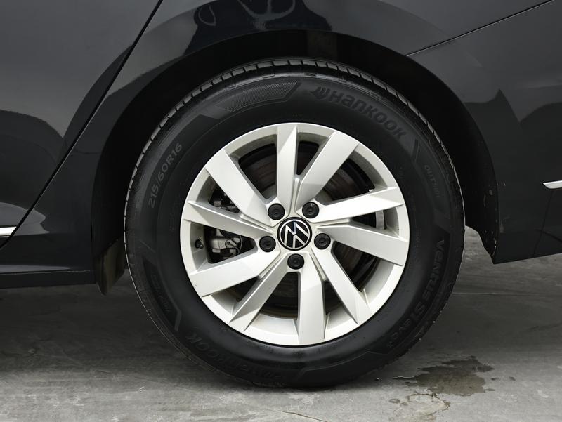 Volkswagen Passat 2025