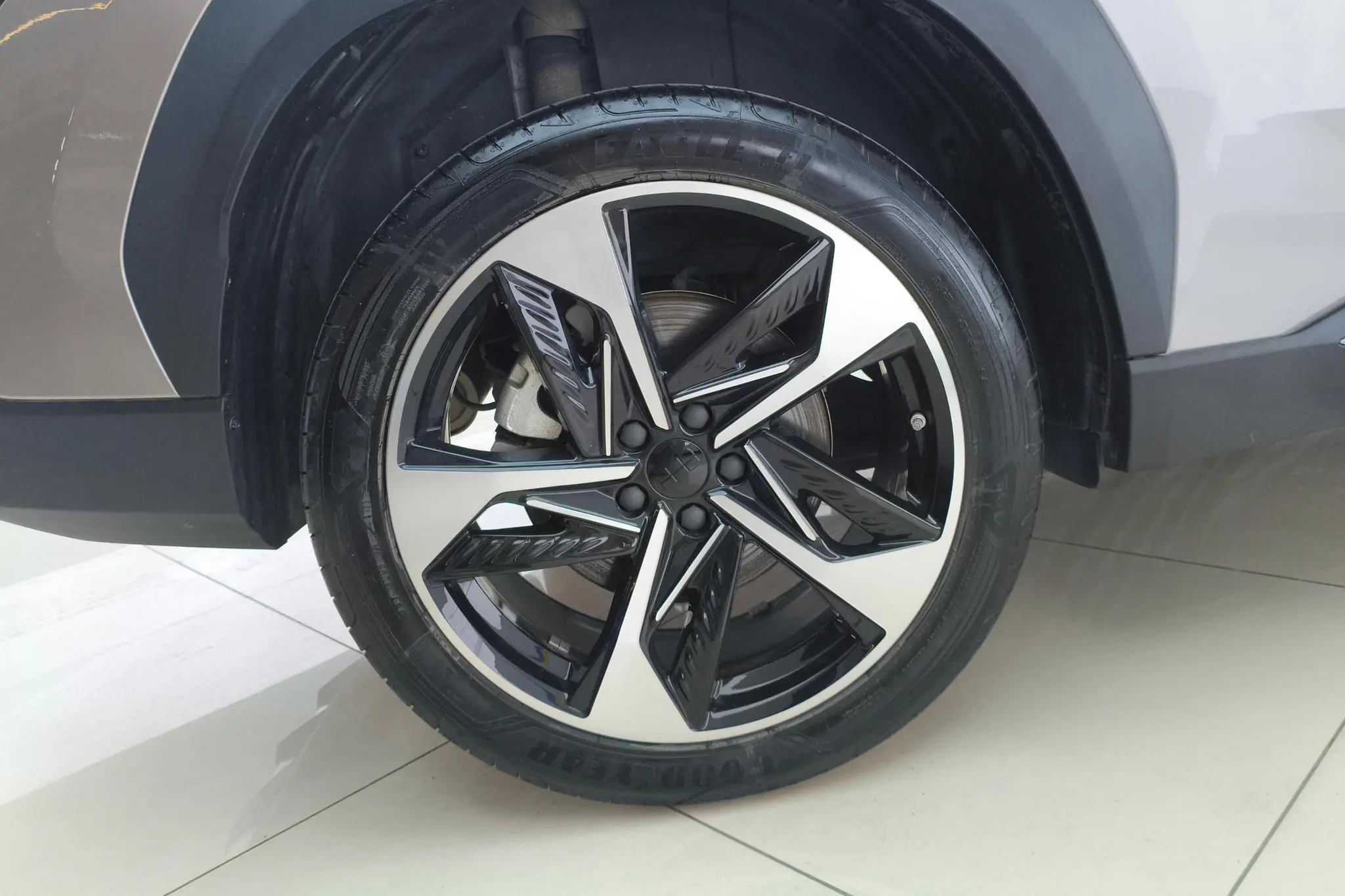 Geely Galaxy Galaxy L7 1.5T DHT 115km Starship