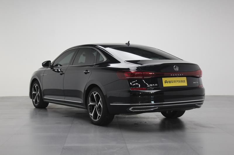 Volkswagen Passat 2024