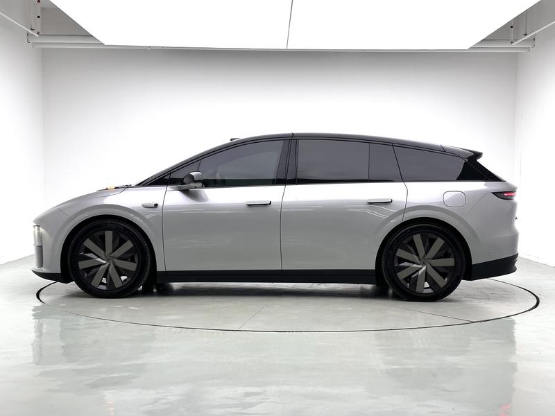 Li Auto Ideal i6 2025