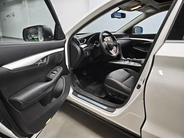 Infiniti Infiniti QX50 2.0T two-wheel drive fashion version