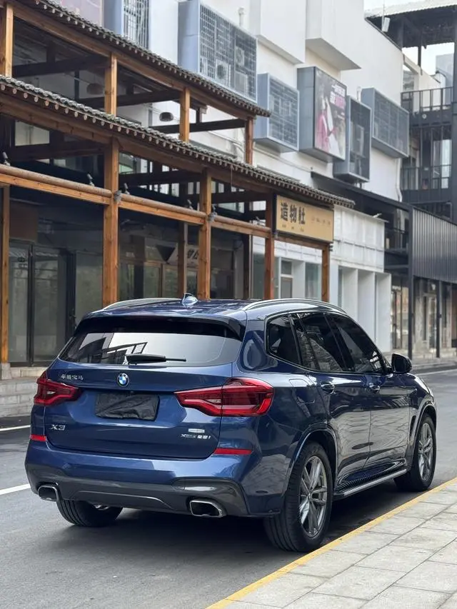 BMW BMW X3 xDrive28i M sports suit