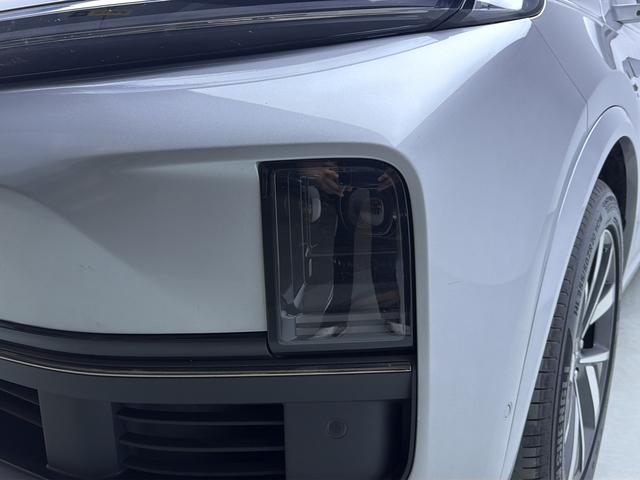 Li Auto Ideal L8 2023