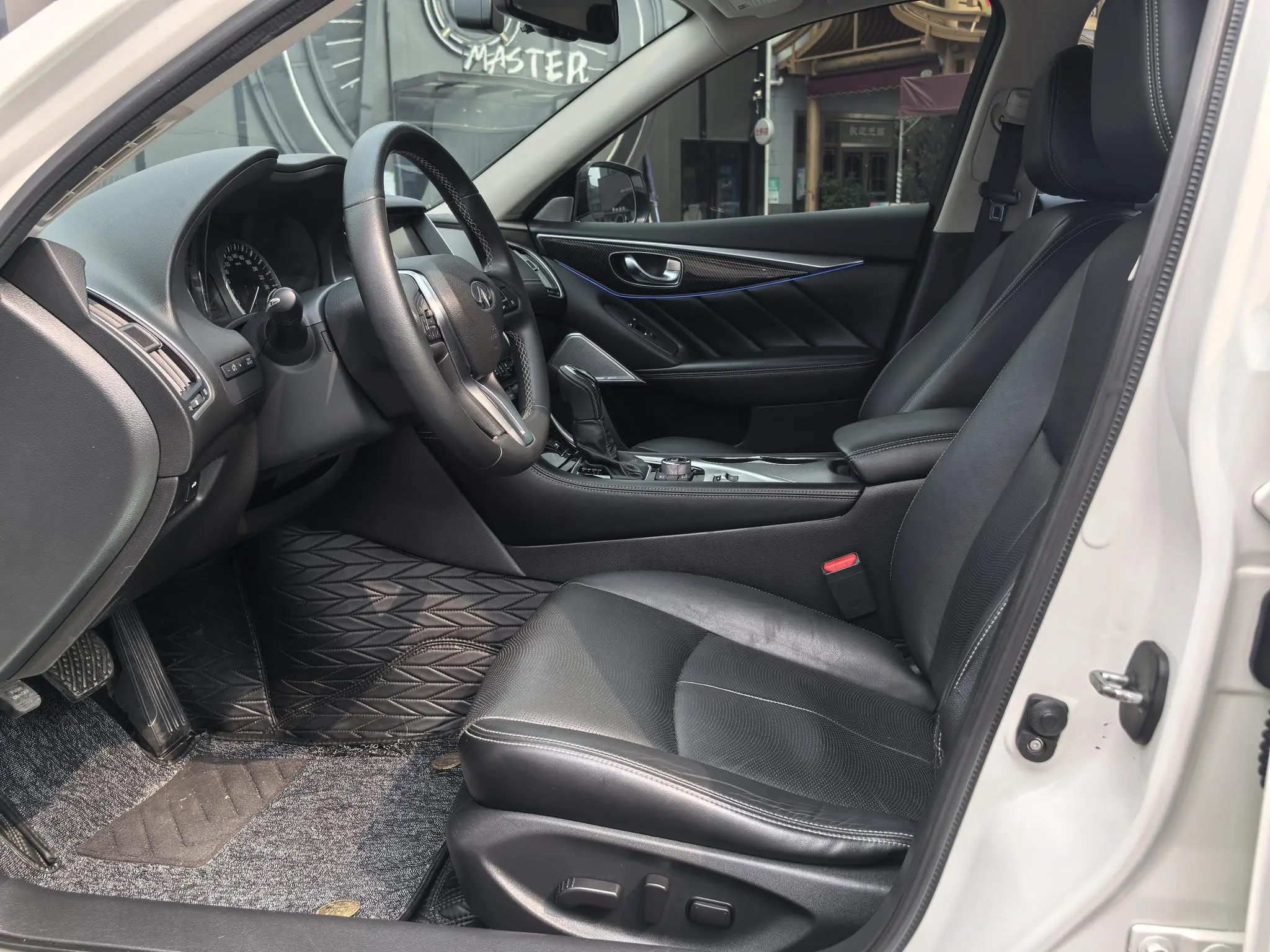 Infiniti Infiniti Q50L 2.0T Premium Version Country VI