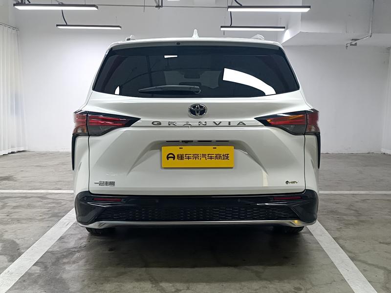 Toyota Gravia 2024