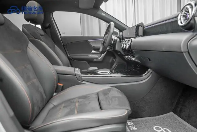 Mercedes-Benz Mercedes-Benz A-class A 200 L sports sedan fashion Version