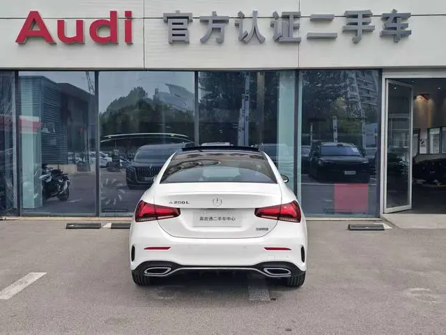Mercedes-Benz Mercedes-Benz A-class A 200 L sports sedan fashion Version