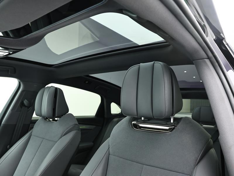 Voyah Lantu Chasing Light PHEV 2024