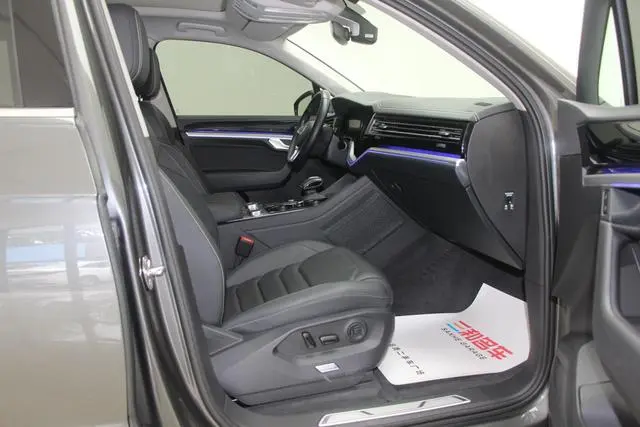Volkswagen Touareg 3.0 TSI Sharp Edition