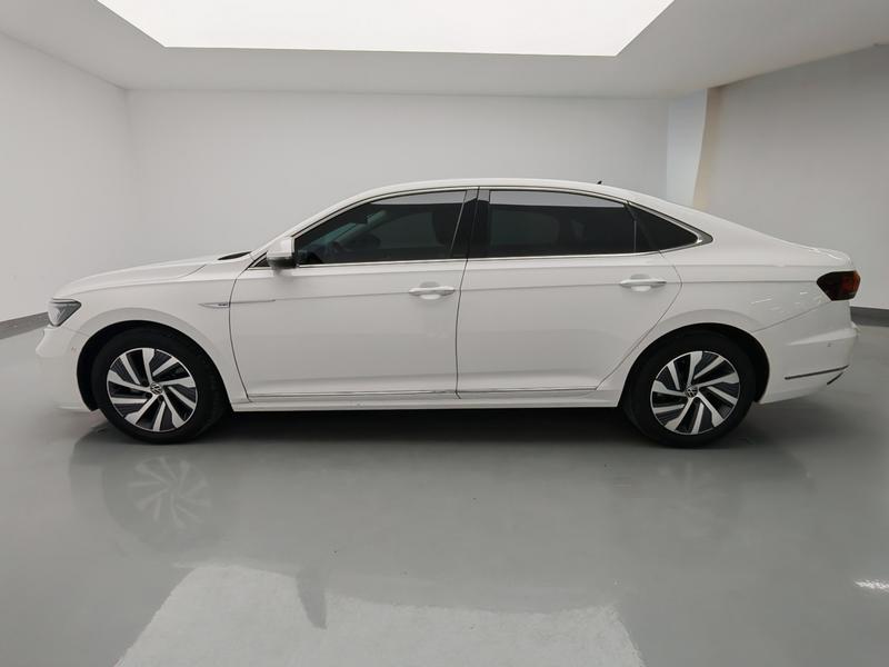 Volkswagen Passat PHEV 2022