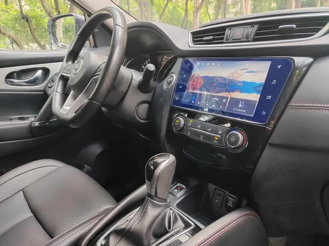 Nissan Qashqai 2.0 L XV Smart Edition