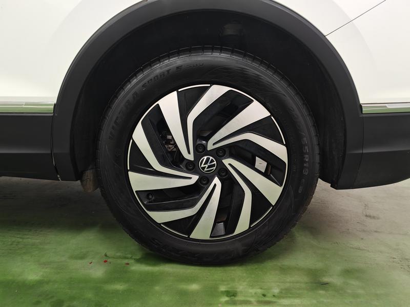 Volkswagen Tiguan L 2023