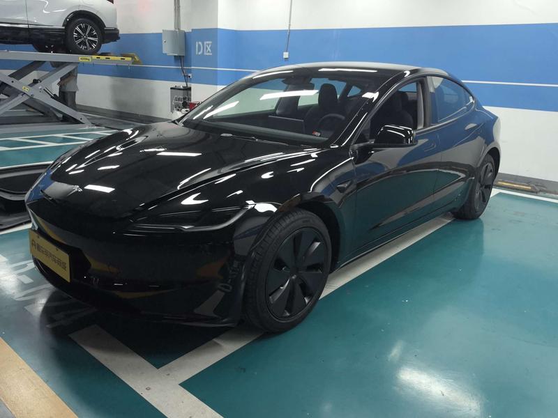 Tesla Model 3 2025