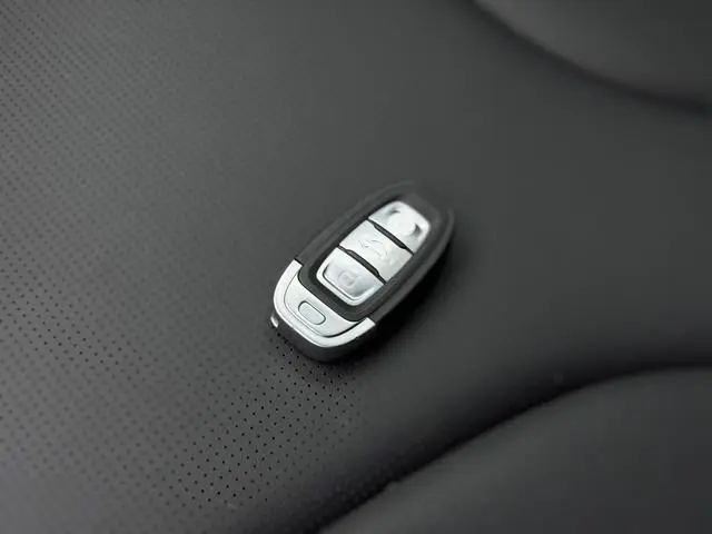 Hongqi Hongqi E-QM5 Facelift basic travel version