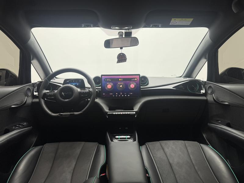 BYD dolphin 2025