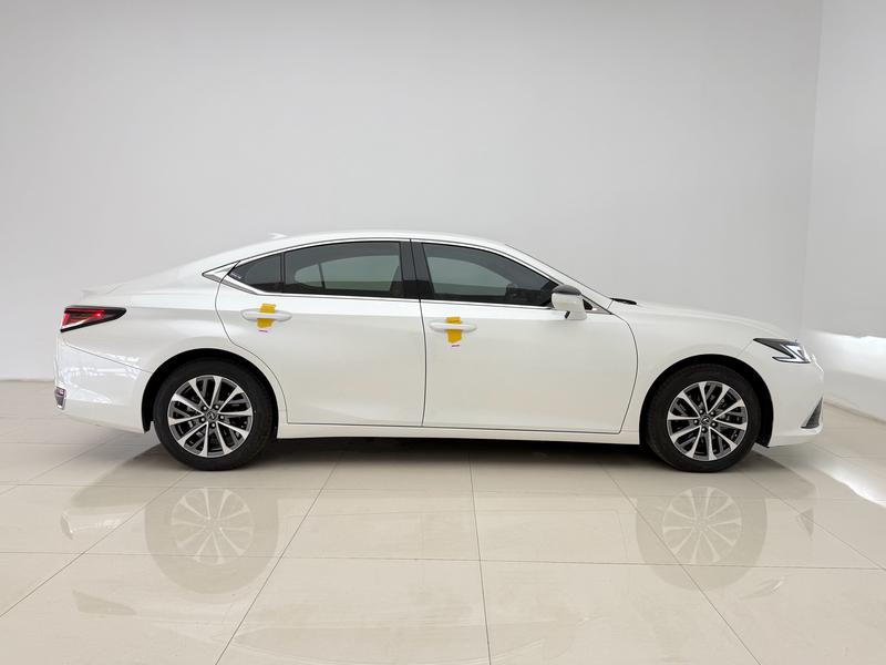 Lexus Lexus ES 2025