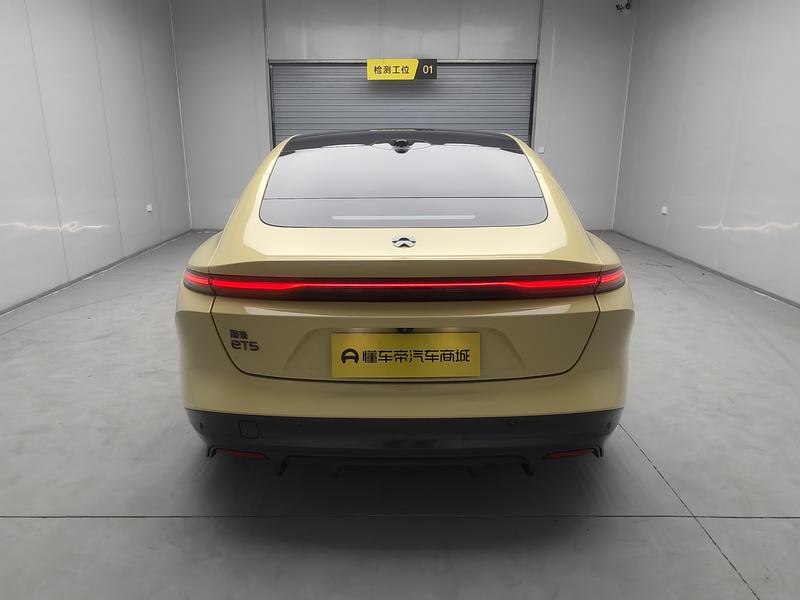 NIO NIO ET5 2022