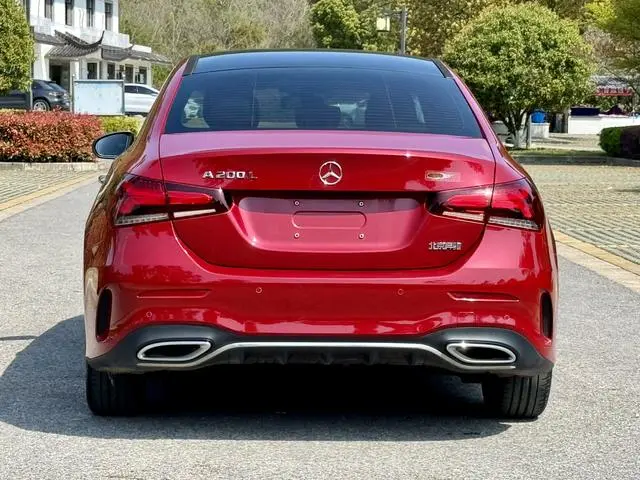 Mercedes-Benz Mercedes-Benz A-class A 200 L sports sedan dynamic Version