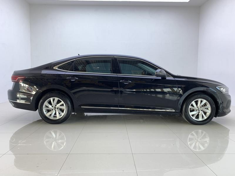 Volkswagen Passat 2023