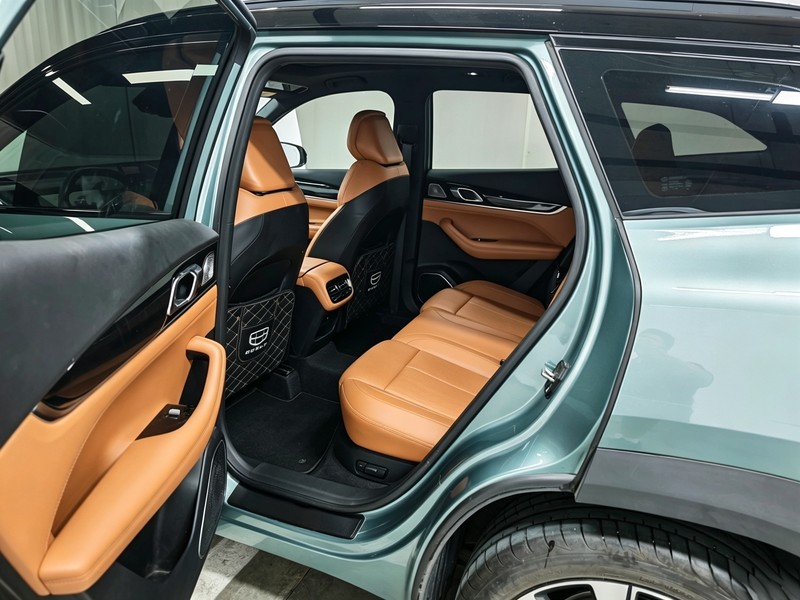 Geely Boyue L 2025