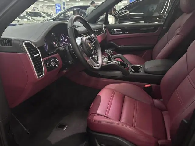 Porsche Cayenne E-Hybrid Cayenne E-Hybrid 2.0T Platinum Edition