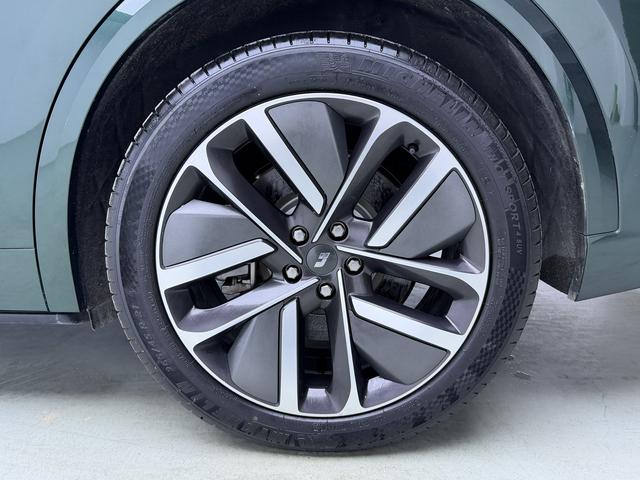 Li Auto Ideal L9 2025