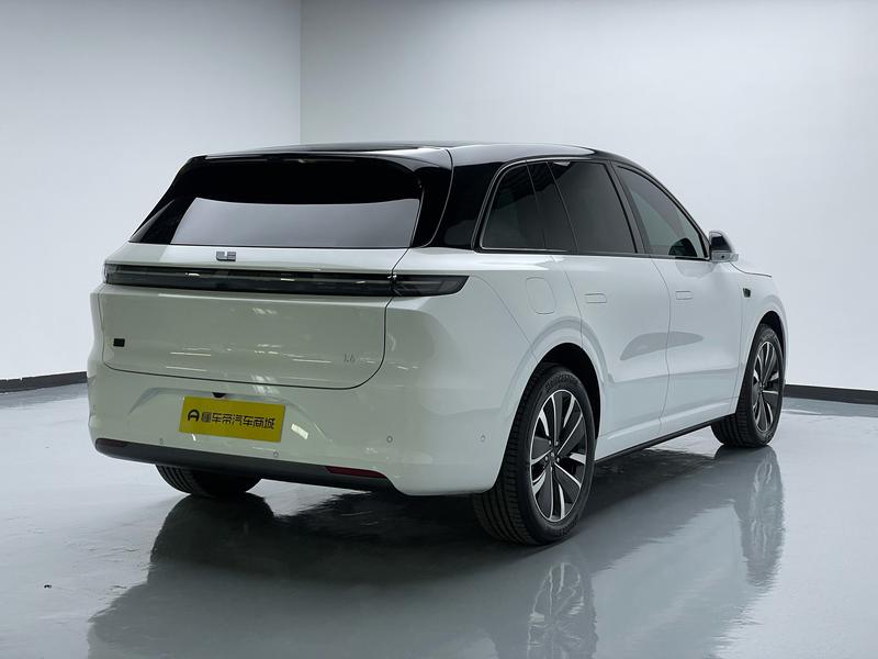 Li Auto Ideal L6 2025