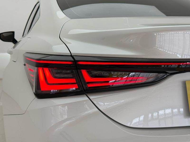 Lexus Lexus ES 2025