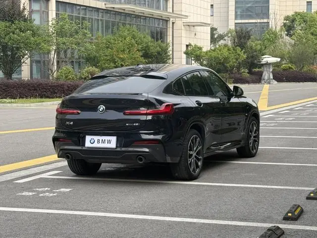 BMW BMW X4 xDrive25i M Sports Yao Ye Suit