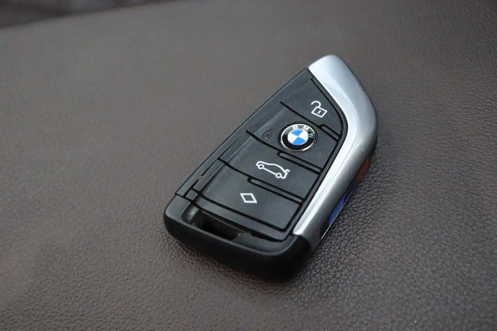 BMW BMW X4 xDrive25i M sports suit