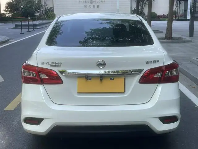 Nissan Xuan Yi Classic 1.6 XE CVT Comfort Edition