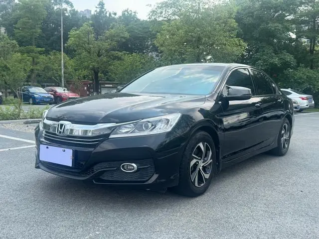 Honda Accord 2.0L Deluxe Edition
