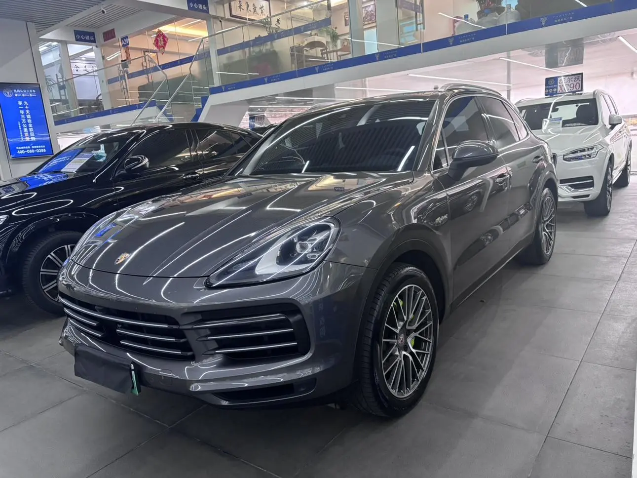 Porsche Cayenne E-Hybrid Cayenne E-Hybrid 2.0T Platinum Edition