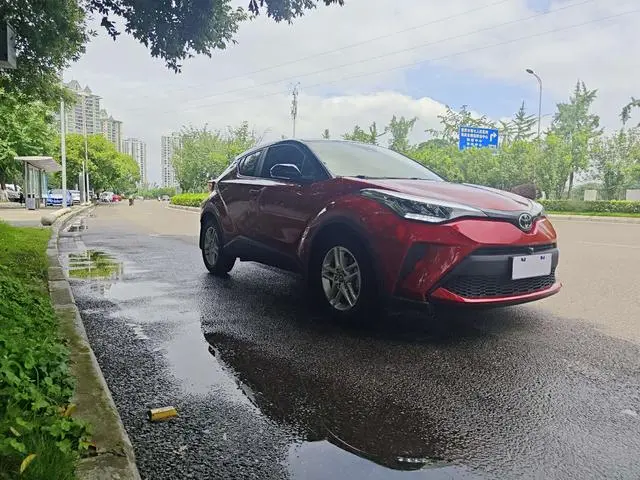 TOYOTA Toyota C-HR 2.0L Comfort Version