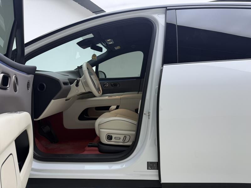 Li Auto Ideal i6 2025