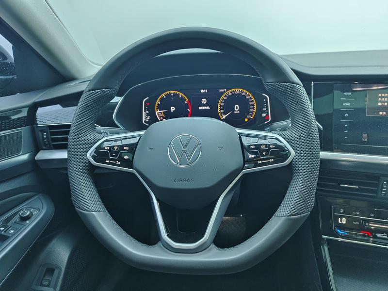 Volkswagen Passat 2024