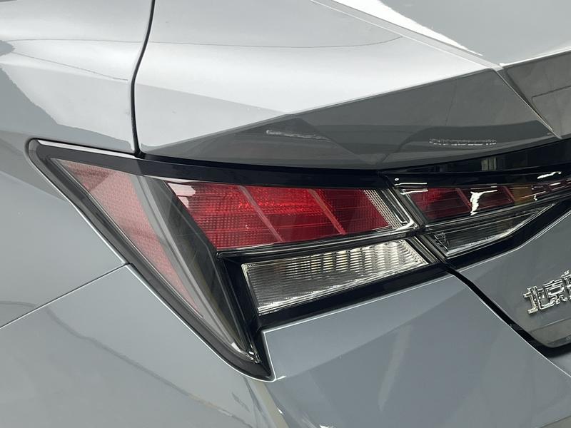 Hyundai Elantra 2022