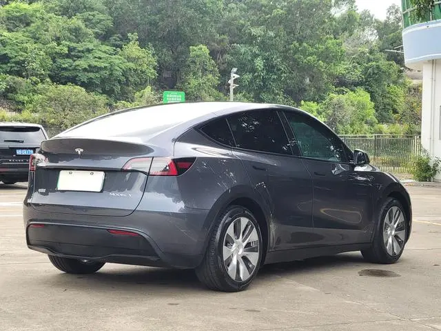Tesla Model Y Standard battery life, rear-wheel drive version